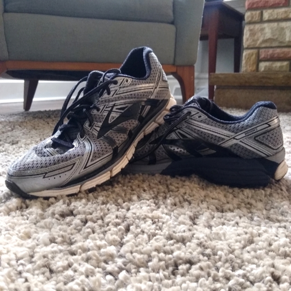 Brooks Adrenaline GTS 17